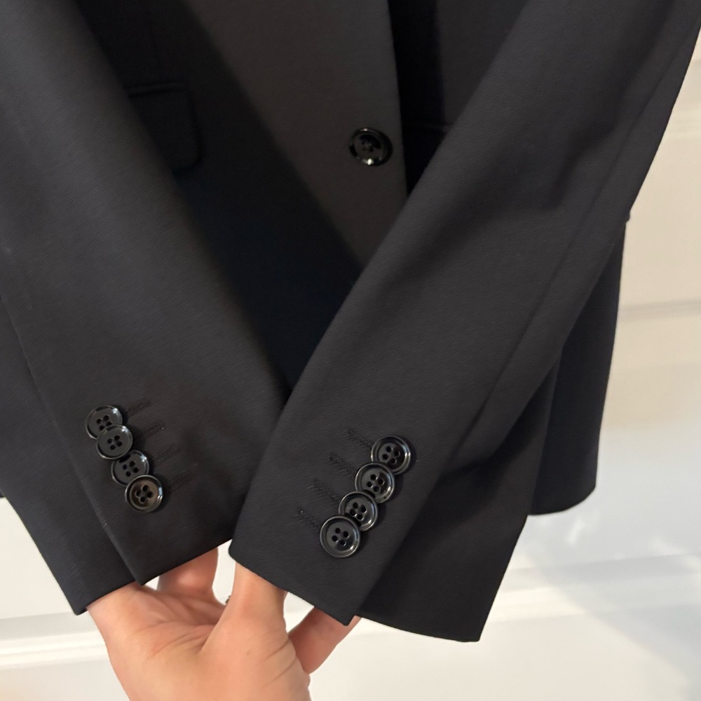 2 piece Express Suit - Picture 4 of 9